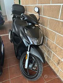 Moto SQ 16 QJMotor 125 scooter maggio 2025