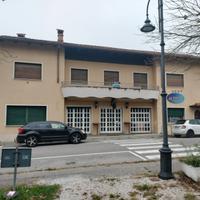 Locale commerciale con annesso appartamento