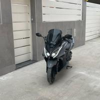 Kymco Ak 550