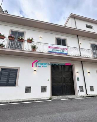 Villa di 360 m² con più di 5 locali e box auto dop
