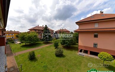 SPLENDIDO ATTICO DI 4 LOACLI SU DUE LIVELLI A RESC