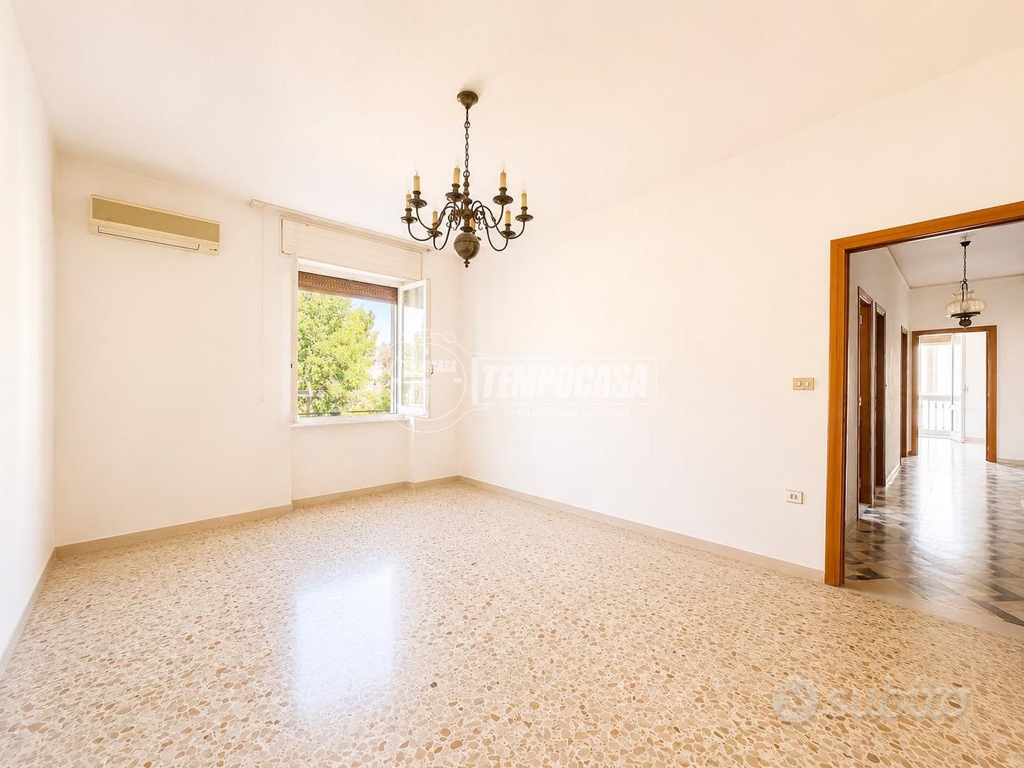 Apartment in Cagliari, Is Mirrionis - Vista 3