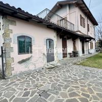 VILLA INDIPENDENTE CON GARAGE E GIARDINO LIBERO SU