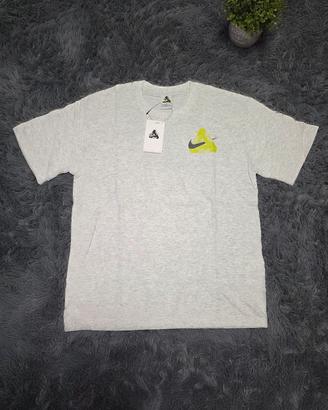 T-Shirt Nike x Palace Tri Swoosh Grigia M e L