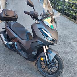 Scooter Honda Adv 350