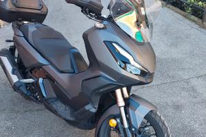 Scooter Honda Adv 350