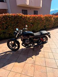 Moto Guzzi V7 Stone Special Edition
