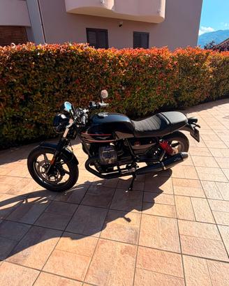 Moto Guzzi V7 Stone Special Edition