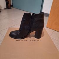 Stivaletti con tacco