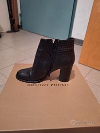 Stivaletti con tacco