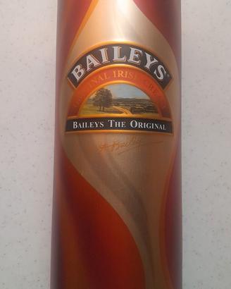 Scatola latta Baileys misure 26 x 10,8 cm.