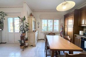 Casa indipendente di 150 m² con più di 5 locali e 