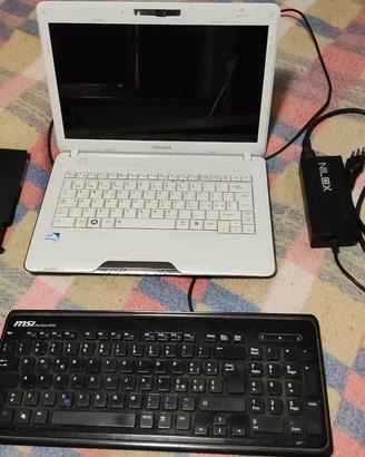 Toshiba Satellite T130, Portatile