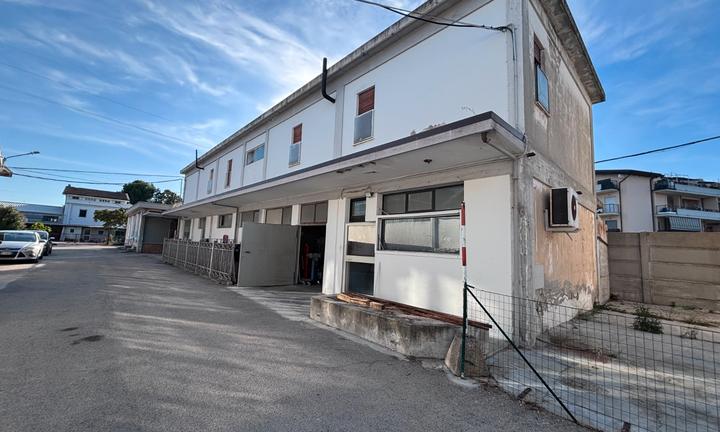 PE 112 Appartamento con magazzino Spoltore