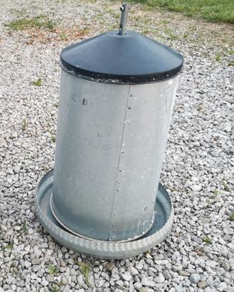 mangiatoia per galline