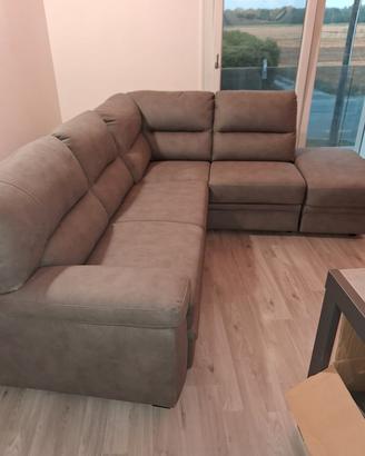 divano angolare+pouf NUOVI