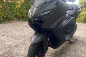 Yamaha Tmax 560
