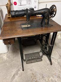 Macchine da cucire Singer antiche