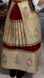 Abito broccato tradizionale sardo