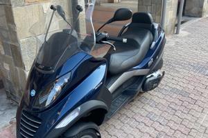 Piaggio MP3 400