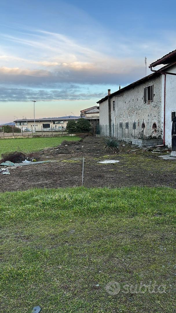 Casa con due appartamenti e giardino - Vista 5