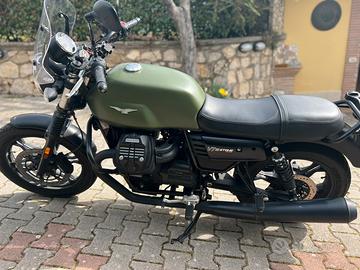 Moto Guzzi V7 III Stone in eccellenti condizioni