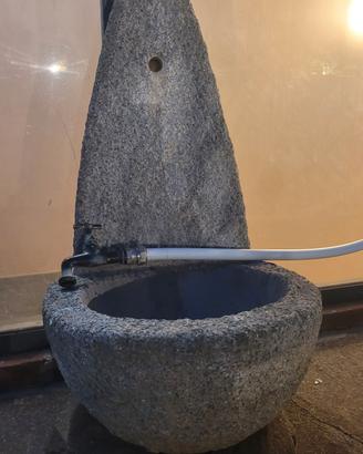 Fontana da giardino in cemento