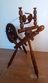 Arcolaio antico in legno