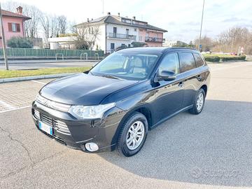 Mitsubishi Outlander 2.0 MIVEC 2WD GPL Automatik*S