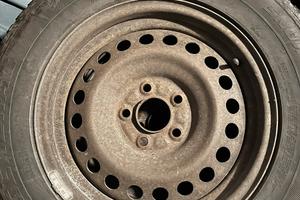 Pneumatici invernali con cerchi 5 fori