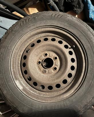 Pneumatici invernali con cerchi 5 fori