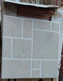 Rivestimento paraschizzi a parete grigio