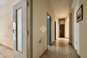4 LOCALI A PORTICI