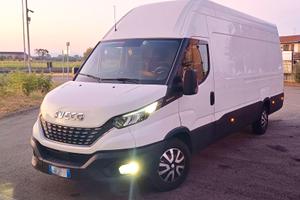 IVECO DAILY 3.0 35S18 HAI MATIC FARI FULL LED