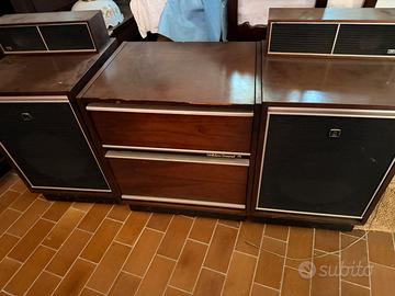 Mobile con stereo