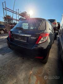 TOYOTA Yaris 3a serie (2011) Yaris 1.0 5P Lounge (
