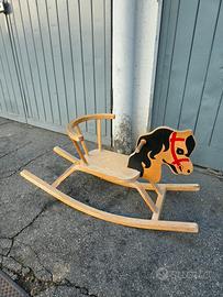 Cavallino a Dondolo in Legno