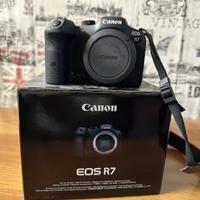 Corpo macchina Canon R7
