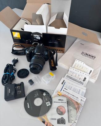 Nikon D3000 + obiettivo Nikkor 18-55 VR completo