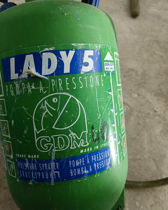 macchina verderame giardinaggio 
