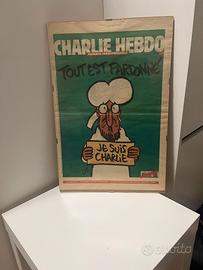 giornale charlie hebdo con cornice
