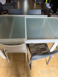 tavolo in vetro temperato +6 sedie in pvc