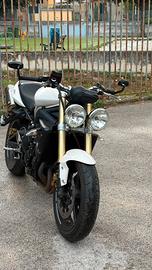 triumph street triple
