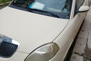 lancia y. e hyunday ix35 unica soluzione