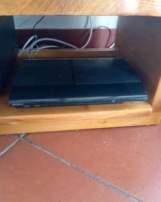 Play station 3 slim + 26 giochi originali.