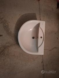 Lavabo da bagno con colonna