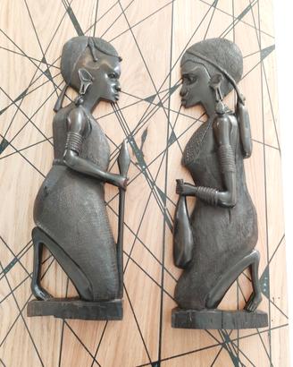 Una Coppia in legno di Guerrieri tribali Africani