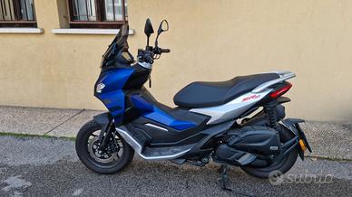 Scooter Aprilia SR GT 125cc