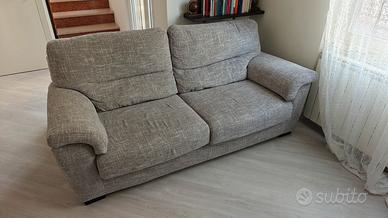 Divano 3 posti con Pouf