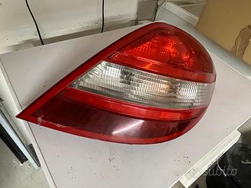 SLK R171 - Faro posteriore ammaccato